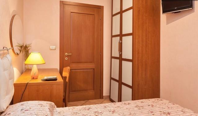Saint Peter Holiday Roma Quarto foto