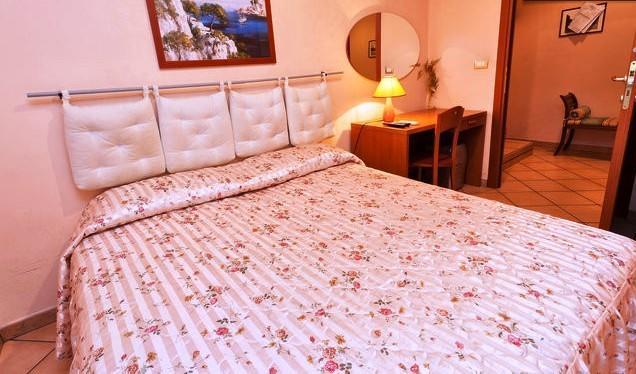 Saint Peter Holiday Roma Quarto foto